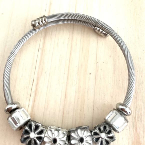 Lateefah panda twisted cable bracelet adjustable stacking womens teens jewelry - Picture 6 of 6